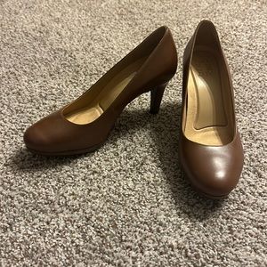 Chocolate brown women’s pumps